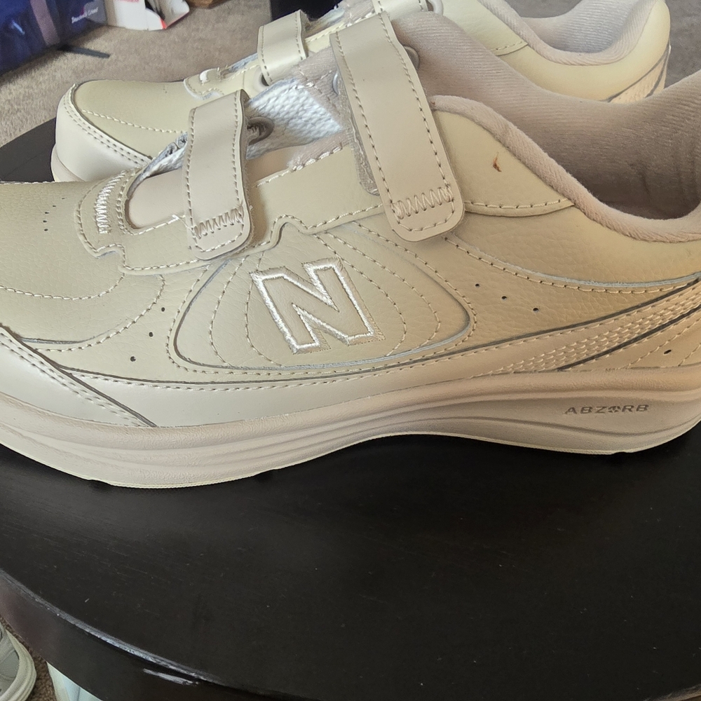 New Balance WW577VB Walking Shoes Womens 8.5 And Mens 7 LIKE NEW!!!! Wide